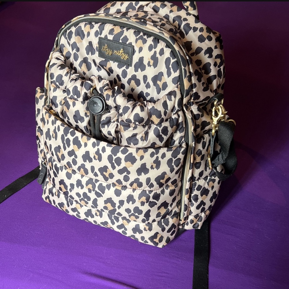 ✨RESERVED✨Itzy Ritzy diaper bag